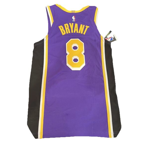 2020 NBA Nike LA Lakers Kobe Bryant #8 Statement Jersey - AV1228-504 sz 44 - Picture 1 of 7